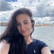 Profesora de Estudios Ingleses con el Máster de Español como Lengua Extranjera.